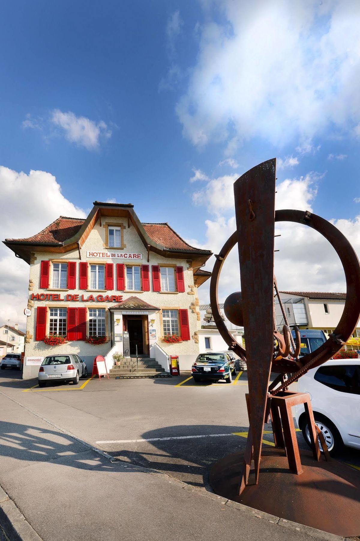 Hotel De La Gare Sugiez Экстерьер фото